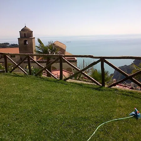 Nocleg ze śniadaniem Casa Falcone 3*