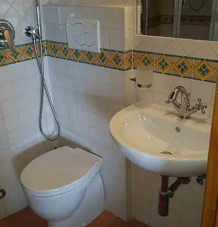 Alojamento de Acomodação e Pequeno-almoço Casa Falcone 4*